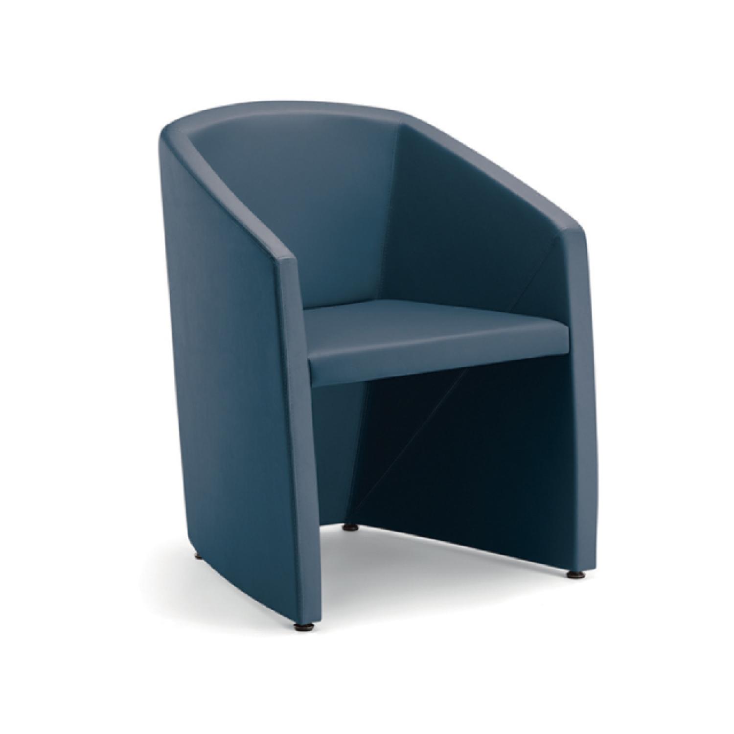 alias right front.jpg_1